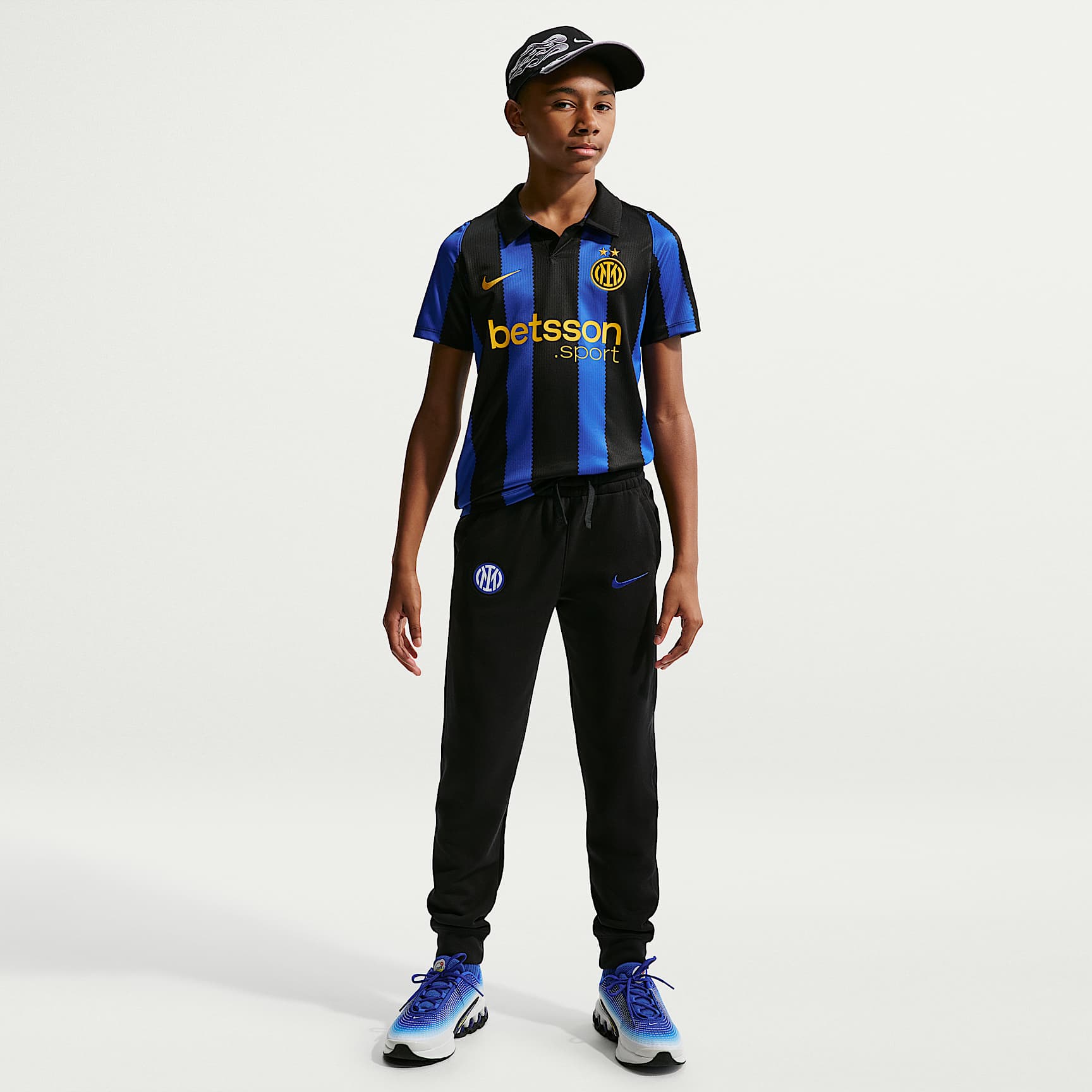 Inter Milan Club Older Kids' (Boys') Nike Football Joggers. Nike RO